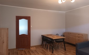 -pokój I z wyjściem na balkon